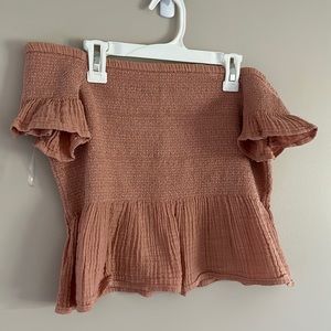 LAST CHANCE Off the shoulder top